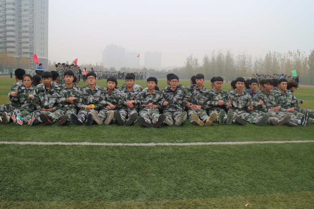 学员同起同坐