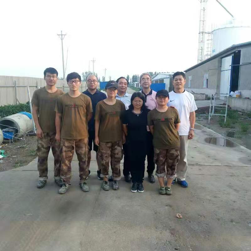教师们在河南圣霖林牧科技发展有限公司开展实习检查